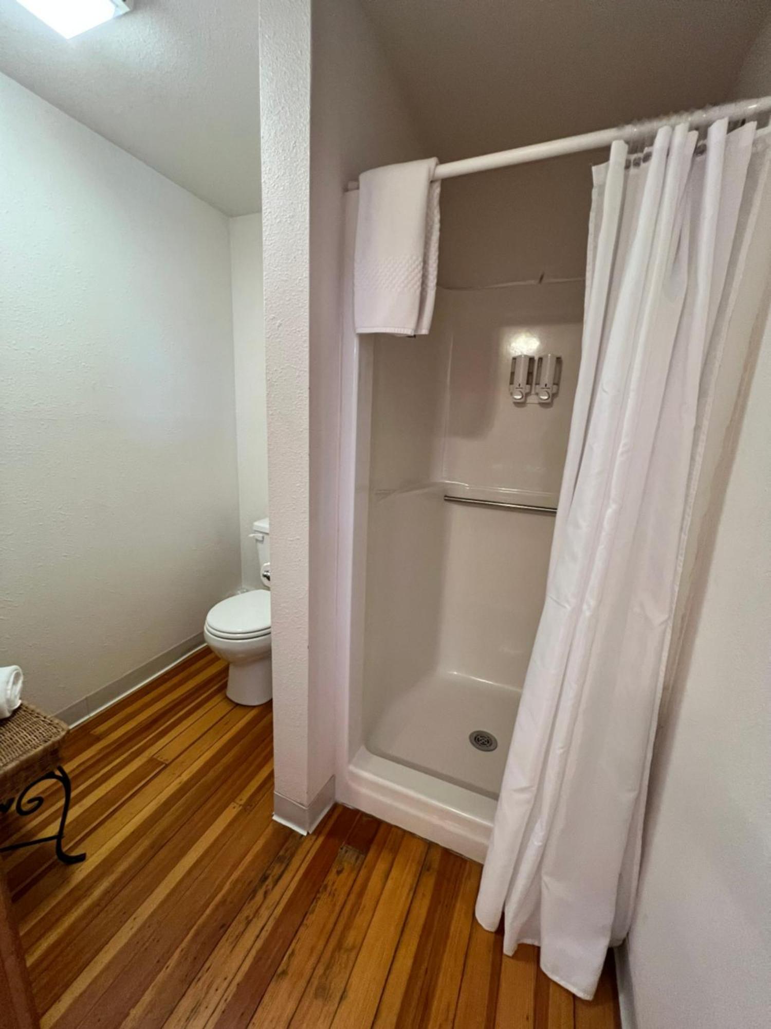 Hotel St Nicholas Крипъл Крийк Екстериор снимка