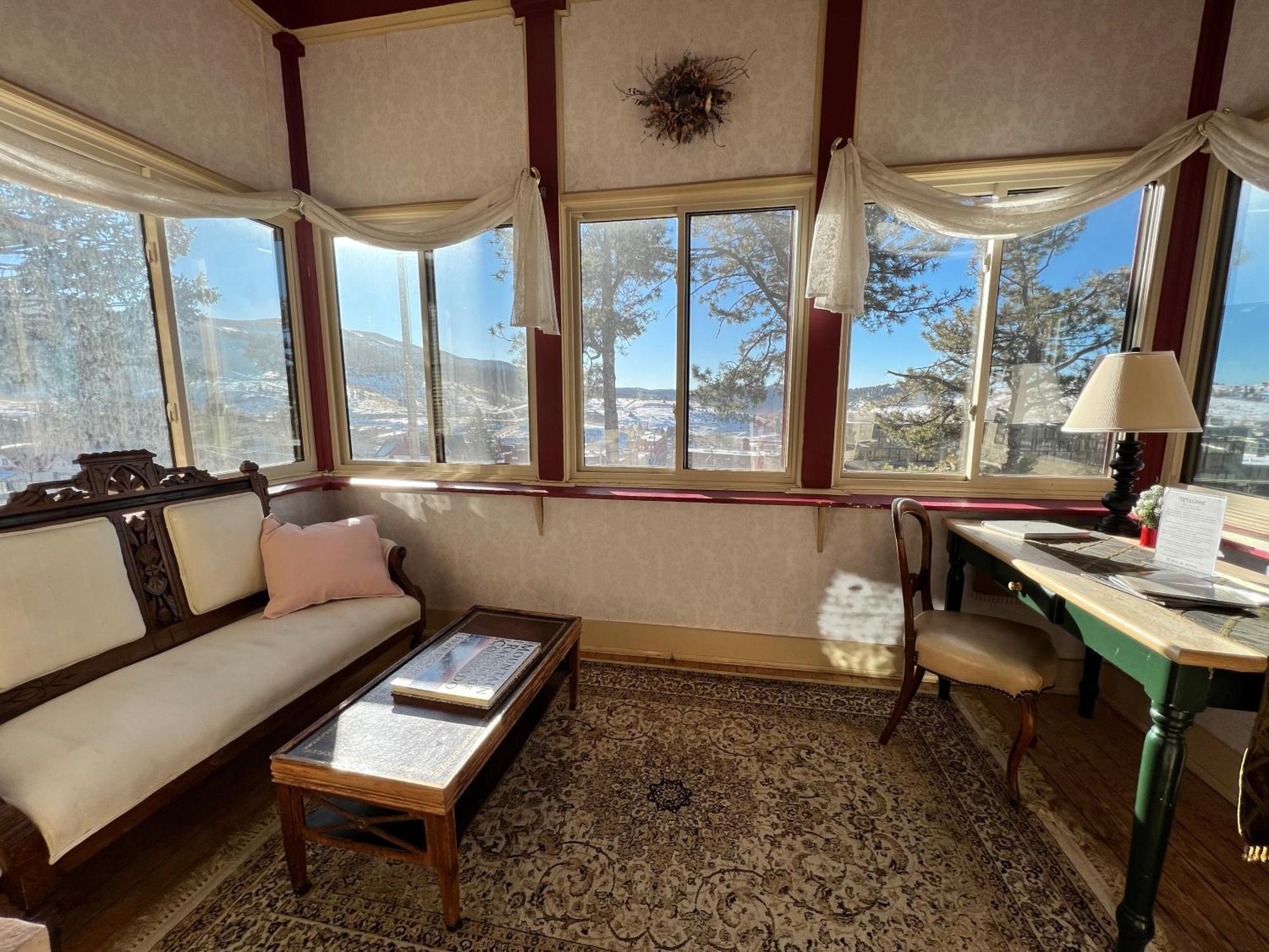Hotel St Nicholas Крипъл Крийк Екстериор снимка