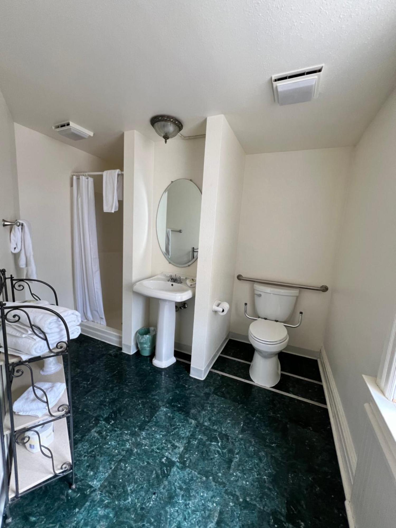 Hotel St Nicholas Крипъл Крийк Екстериор снимка