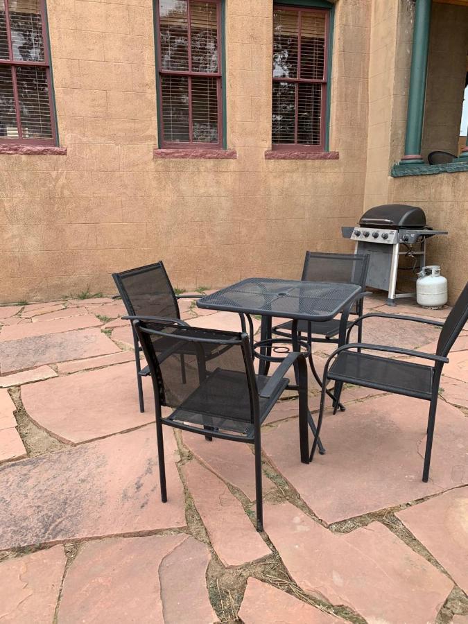 Hotel St Nicholas Крипъл Крийк Екстериор снимка